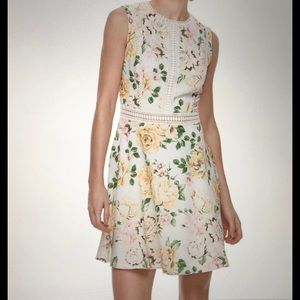 DISNEY PRICESS FLORAL DRESS 👗Sz S